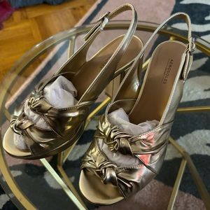 Aerosoles Gold platform sandals